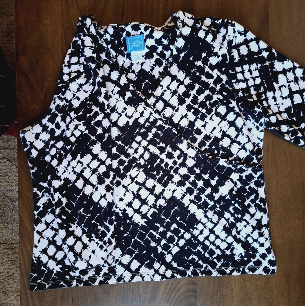 ❤️Lara Lane Women's SZ XL 3/4 Sleeve Cropped Black White Shirt Top Beaded Sequin